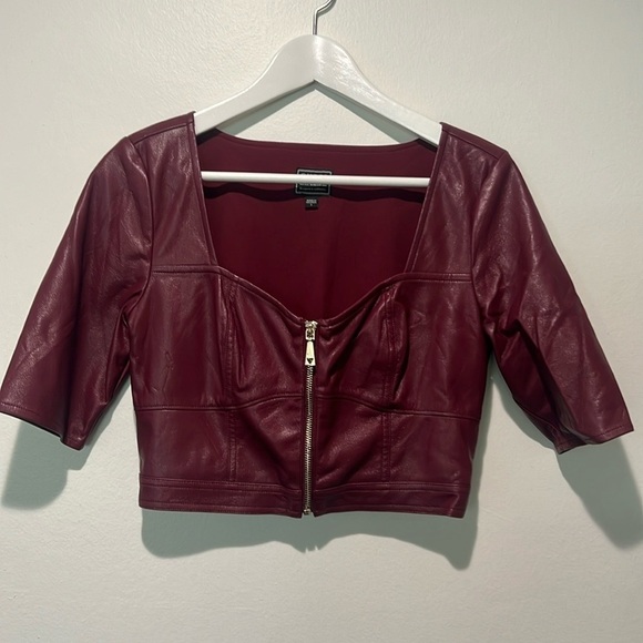 GUESS maroon pleather zip-up crop top Size Small EUC - Picture 2 of 6